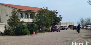 Tribunale dei minori: Catherine e i tre bambini devono essere trasferiti dalla casa famiglia di Vasto