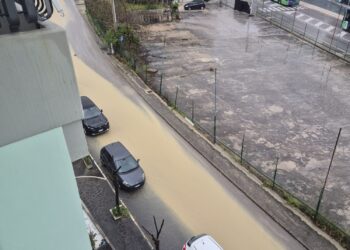 Ondata di maltempo, a Vasto Marina SS16 invasa dal fango. Neve nell’Alto Vastese