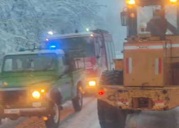 Neve e alberi sulla strada in Alto Vastese, disagi per i pendolari. A Castiglione scuole chiuse