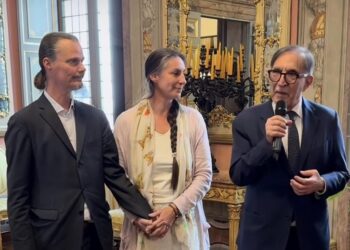 Catherine e Nathan ricevuti da La Russa: «Qui per tornare a essere una famiglia»