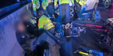 Falciati da un’auto mentre soccorrono vittime di un incidente: poliziotti di Vasto e Pescara feriti