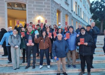 Costituzione e “Bella ciao”, il comitato del No festeggia in piazza