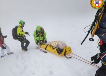Travolti da una valanga sulla Maiella, quattro alpinisti salvati in condizioni proibitive