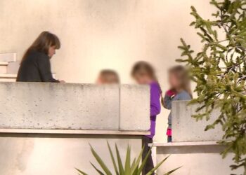 Garante dell’infanzia: «I bambini stanno bene, struttura ordinata. Trasferirli sarebbe un altro trauma»