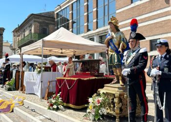 San Salvo in festa: la sfilata dei trattori con le some e la santa messa in piazza in onore di San Vitale martire