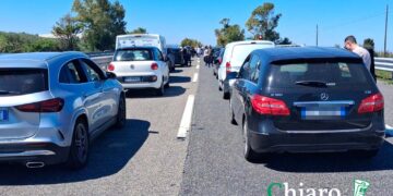 L’Italia spezzata a metà, si riattiva frana di Petacciato: sospesa la circolazione su A14 e ferrovia