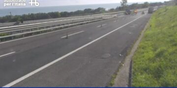 Frana di Petacciato, si lavora alla riapertura parziale dell’A14. Oggi arriva Salvini