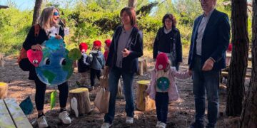 Lezioni e laboratori all’aperto: inaugurata l’aula didattica nella pineta di Vasto Marina