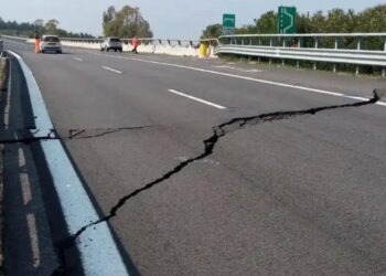 Frana di Petacciato, estesa la chiusura dell’A14. Stop alla circolazione anche su SS16 e ferrovia