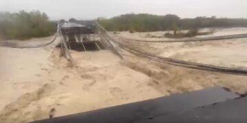 Disastro sul Trigno: la piena travolge il ponte sulla SS16. Elicottero per cercare eventuali dispersi