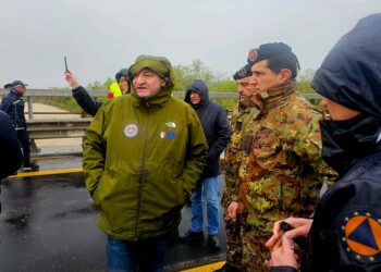 Un commissario per la ricostruzione del ponte, sopralluogo dell’esercito. Procura apre fascicolo