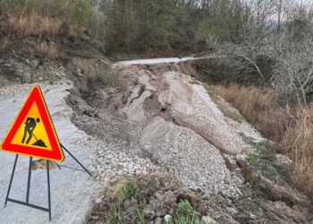 Carunchio, frana porta via un pezzo dell’ex SS 86 Istonia: era una delle poche alternative rimaste