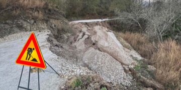 Carunchio, frana porta via un pezzo dell’ex SS 86 Istonia: era una delle poche alternative rimaste