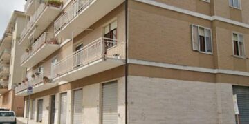 Ladri anche a Pasqua: aprono porte blindate senza segni di scasso. «Palazzo svaligiato 10 volte»