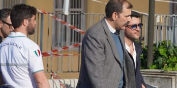 Vasto, 21enne muore davanti al garage di casa. Sul corpo ferite da arma da taglio