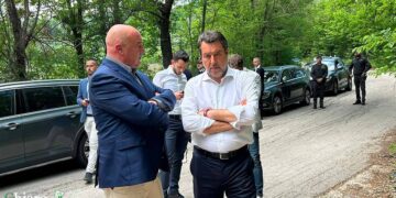 Matteo Salvini “a sorpresa” a Palmoli per il caso della famiglia Birmingham-Trevallion