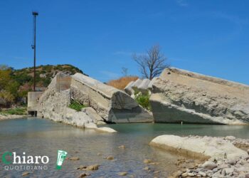 La Regione aveva intimato all’Arap di ricostruire lo sbarramento caduto, ma mancano i soldi