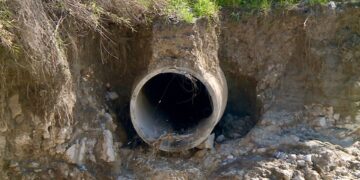 Tubo di captazione da 60 metri travolto dalla piena del fiume, almeno 10 giorni per sostituirlo