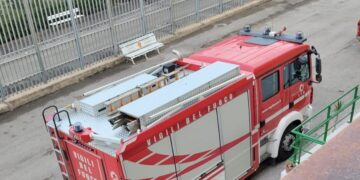 Paura al carcere di Vasto: frigo in fiamme nella mensa agenti, scatta l’evacuazione