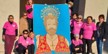Il pannello di San Tommaso della Pro Loco San Salvo protagonista del corteo del “Dono” di Ortona