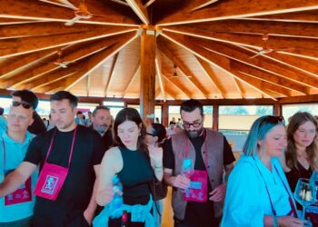 200 professionisti dell’Horeca a Fontefico per celebrare il vino artigianale abruzzese