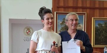 Finissage “Omnibus”: arte, poesia e inclusione nel giorno del solstizio d’estate