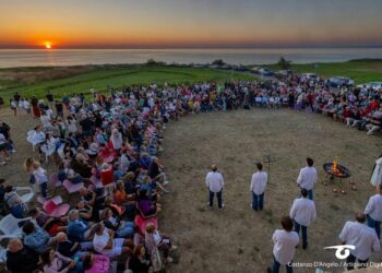 L’alba dell’estate nell’incanto di Punta Penna: il concerto del solstizio