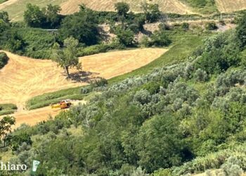 Si ribalta il trattore, 80enne soccorso in eliambulanza