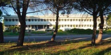 Un pezzo di storia industriale verso la riconversione: ceduta la palazzina uffici ex Magneti Marelli