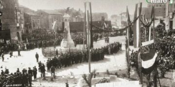 Un secolo sotto lo sguardo di Gabriele Rossetti: il monumento simbolo di Vasto compie cent’anni