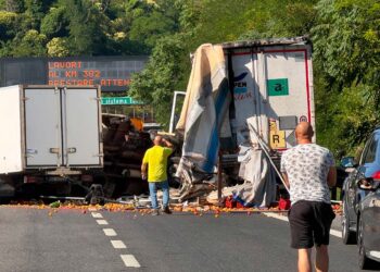 San Giovanni Teatino, incidente tra due mezzi pesanti e un’auto in A14: traffico bloccato per due ore