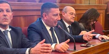 Renexia, Sigismondi replica a Menna: «Ortona scelta per la logistica, smetta di fare la vittima»