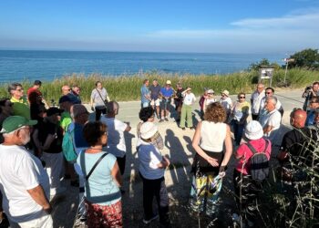 Ecologisti in marcia sulla Via Verde: «No alle concessioni sulla scogliera»