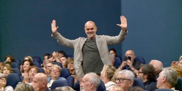 «La grande emozione di tornare nel posto dell’anima»: Riccardo Milani e l’abbraccio di Vasto