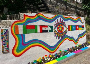 “Un ponte di colori tra i popoli”: a Furci il murale realizzato dagli studenti