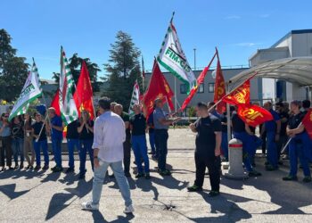Rheinmetall, la protesta dei lavoratori: «Il governo blocchi la vendita»