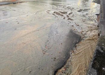 Si rompe la conduttura a Cupello, acqua in strada e disagi nel territorio