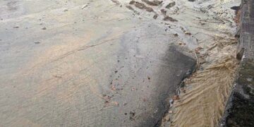 Si rompe la conduttura a Cupello, acqua in strada e disagi nel territorio
