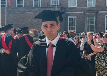 Edoardo, laurea a Bristol in bachelor of arts
