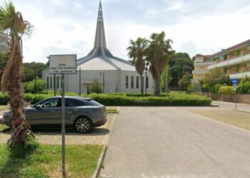 San Salvo Marina, il mercato settimanale si sposta davanti alla chiesa