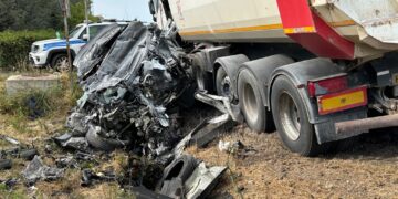Tragico scontro auto-camion all’incrocio sulla SS16, muore 38enne