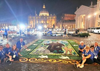 La Pro Loco San Salvo all’Infiorata storica di Roma: San Francesco messaggero di pace a San Pietro
