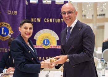 Passaggio del martelletto al Lions Club New Century: Luca De Carolis succede a Erika De Cristofaro