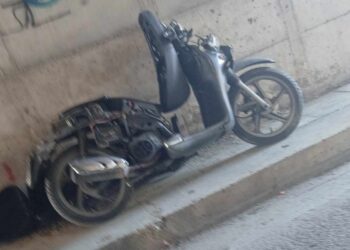 Sotto il ponte uno scooter smontato: sospetto raid dei ladri cannibali