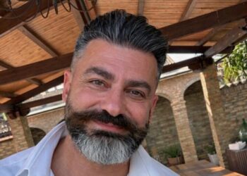 «Coraggio, ironia e cuore: auguri Giuseppe per i tuoi 50 anni»