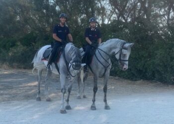 Punta Aderci, arrivano i carabinieri a cavallo: nel mirino ladri, vandali e incivili