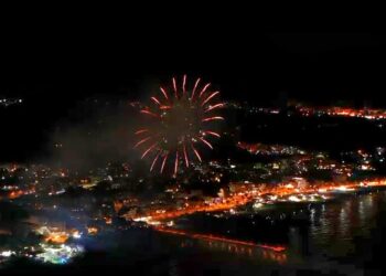 Joan Thiele, Fabio Celenza i fuochi e l’alba: la notte del Ferragosto Vastese a Vasto Marina
