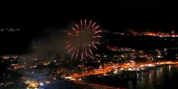 Joan Thiele, Fabio Celenza i fuochi e l’alba: la notte del Ferragosto Vastese a Vasto Marina
