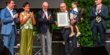 Premio Petroro al prof Genovesi: «Eccellenza della radioterapia oncologica italiana»