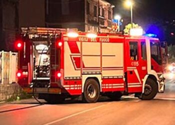 Incendio a San Salvo nelle prime ore di oggi: auto a fuoco, accertamenti in corso